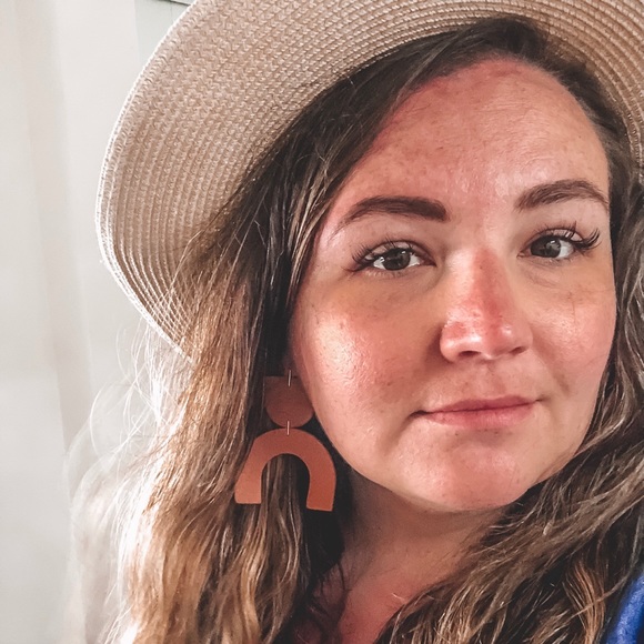 Meet your Posher, Caroline - Picture 4 of 5